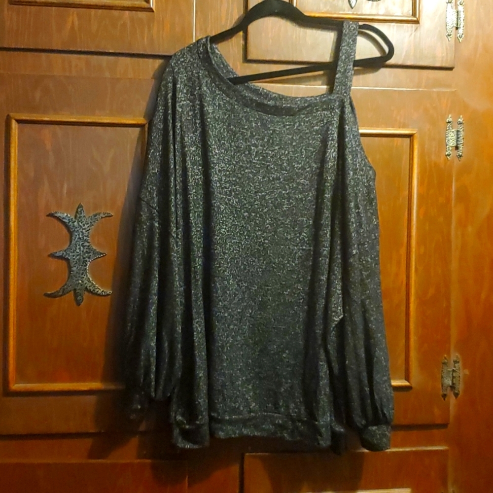 BNWOT Emerald brand long sleeve dolman 1 cold shoulder top sz 3XL